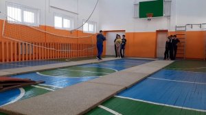 Урок гимнастики в 7 классе