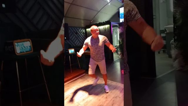 Проводили Настеньку в Первый класс! Весело, креативно, с музыкой и всей дружной семьёй!