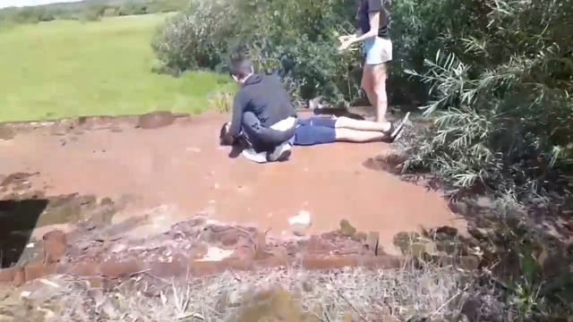 VLOG//ДЕРЕВНЯ//КУПАЛА С ДРУЗЬЯМИ!!! смотреть онлайн