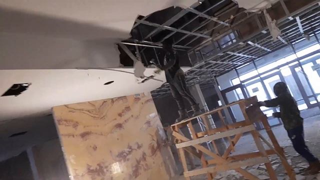 Демонтаж потолка Майкл смотреть онлайн