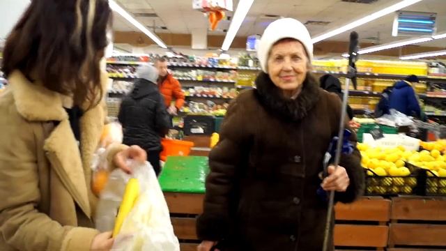 МОЛОКО С КИПЯТКОМ\предновогоднее\ОПЛАЧИВАЕМ ПОКУПКИ ПЕНСИОНЕРАМ смотреть онлайн