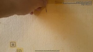 Вы хотите повесить фото или картину на стену, но не хотите сверлить стену? Есть простой выход!