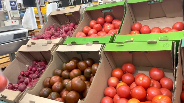 МНОГО ЕДИМ 😁СКОЛЬКО СТОЯТ 2 ЗУБА смотреть онлайн