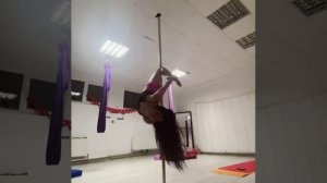 Танец на пилоне. Пилон дома. Полденс. Пилон. Pole dance.Красивый танец на пилоне.