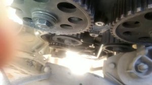 Ваз-2110 неровная работа двигателя ( что бывает если не затянут шкив коленвала)..mp4