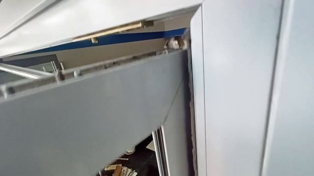 Как заменить петли на маятниковой двери? #секретыоконщика