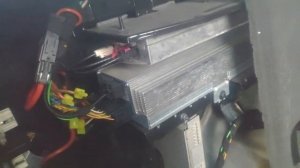 BMW X5 E70 нет работает бас/САБВУФЕР BMW X5 E70 NO WORKING BASS/SUBWOOFER