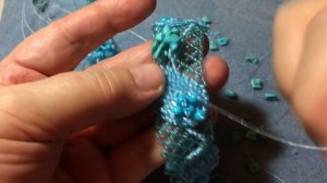 Колье на бисерной сетке с бирюзой. Часть 2/2.