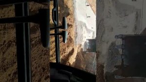 Экскаватор Hitachi 240. Как правильно копать котлован.