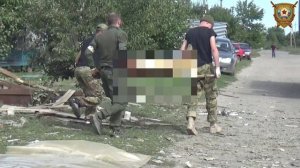 Следователи Генеральной прокуратуры ЛНР работают на месте обстрела в пгт. Краснореченское.