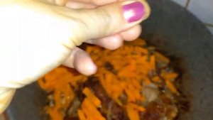 Рассыпчатый плов из свиных ребрышек...