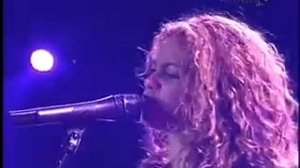 Shakira - Dont Bother (Oral Fixation Tour Romania) (16 07 2006) shakiramusic com