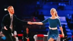 Танцуют все