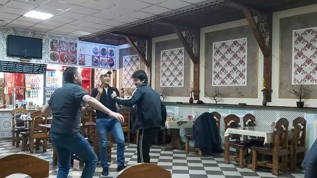 Таджикискый парни танцует смотреть онлайн