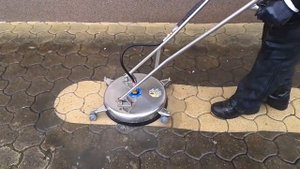 Чистка брусчатки,плитки любой сложности.