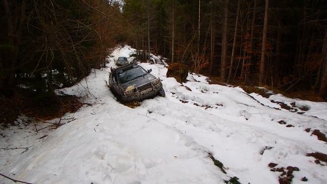 Offroad Carpathians - Mitsubishi L200, Nissan NP300: подъем г. Долгая, день 2