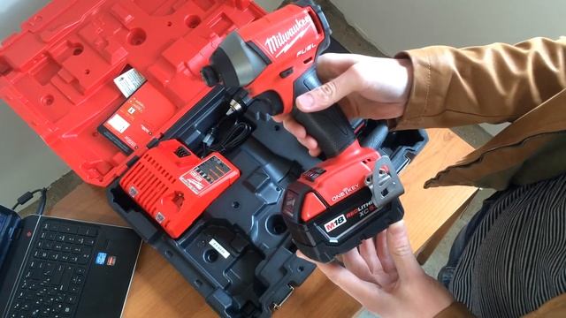 Обзор набора инструмента Milwaukee M18 One Key смотреть онлайн