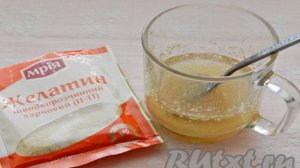 Торт без выпечки с клубникой и печеньем