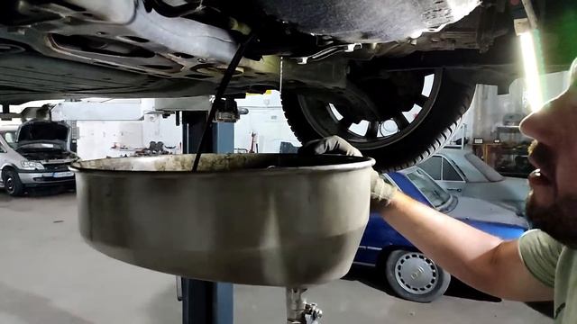 Schimb ulei Ravenol la Skoda Octavia 1.6 TDI a lui Cristi Lupu смотреть онлайн
