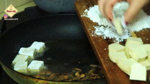 Гарнир из риса с грибами и сыром тофу. Сыр тофу вместо мяса