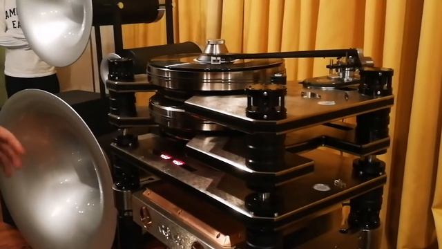 Kronos Turntable: Tonearm stability and tracking смотреть онлайн