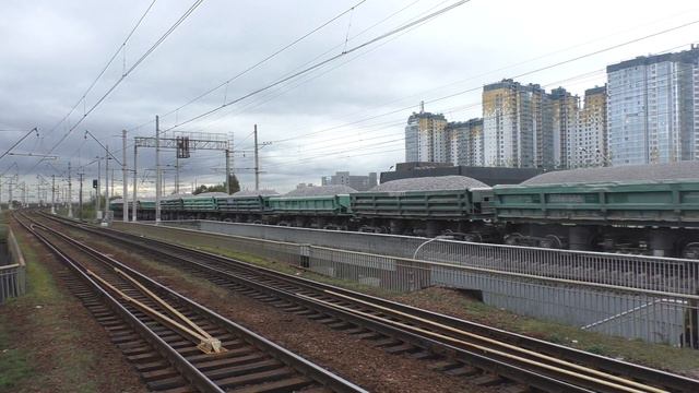 Электровоз ВЛ10-1888 с грузовым поездом смотреть онлайн