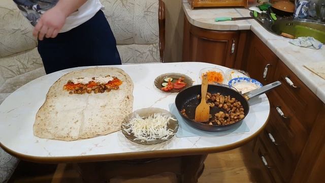 Шаурма в домашних условиях с курицей - очень вкусно/ХИТ 2020 НА КАРАНТИНЕ. смотреть онлайн