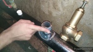 Клапан для сброса лишнего давления.