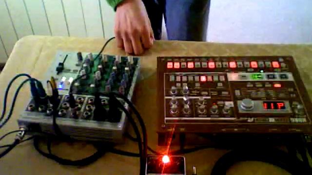 (Demo 4) Korg Electribe ER-1 MK II + Behringer Pedal FX-100 смотреть онлайн