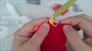 Одежда для куклы крючком. «Куртка»