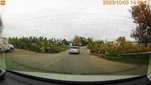 ОПЕЛЬ АSТRА  Н322ОК102 поворот через сплошную