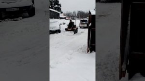 Минитрактор бортоповоротный для уборки снега, охоты и рыбалки.