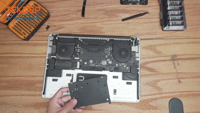 Replacing Broken Trackpad 15" MacBook Pro | A1398 Repair Guide 2015 смотреть онлайн