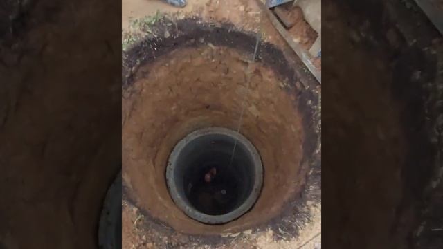 Витебская обл Шумилинский район д Сиротино,колодец 10 колец,грунт суглинок,песок,водонос в песке. смотреть онлайн