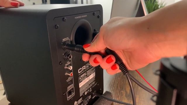 Как подключить сабвуфер Mackie CR8S-XBT в домашней студии