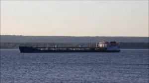 Танкер Волгонефть 147 проходит Тетюши вверх по Волге 3 08 2017г