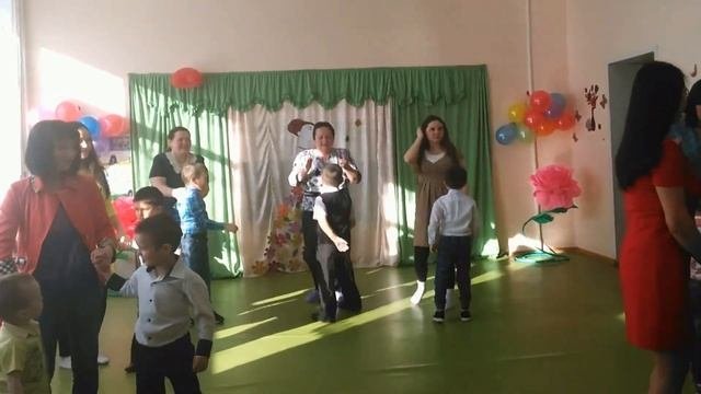Танец мальчиков и мам 2020 г