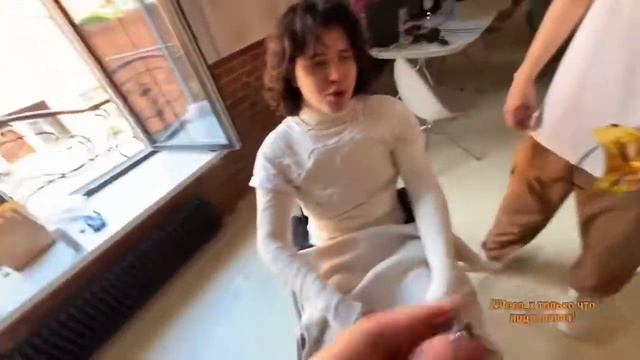 Издевательства над Жожо в гипсе ??? смотреть онлайн