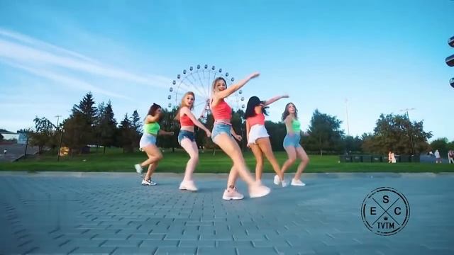 Dance Party Mix 2021 (Bass Boosted Remix) ♫ Best Girls Dance Music Video - HQ Club Mix.mp4