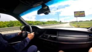 Toyota Aristo V300 VS BMW X5M с места без лаунча