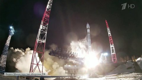 ВКС России провели пуск ракеты-носителя "Союз-2.1в" со спутником Минобороны