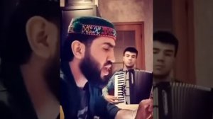 Гунчаи сабз ба богу гулу бустони туям, гул ба домони туям гул ба домон!! Султоншох