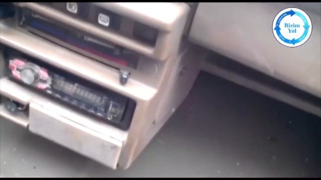Бакинский «Титаник»: автомобиль затонул прямо посреди дороги