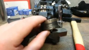 наконец то разобрал.( задний суппорт от ямахи FZS 600 Fazer )