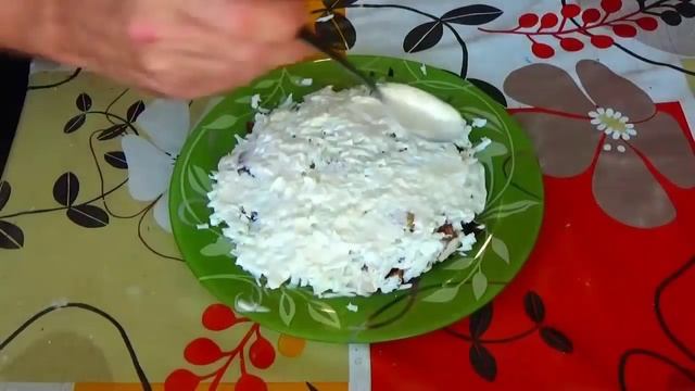 Cалат подсолнух. Салат подсолнух с чипсами. Подсолнух салат рецепт смотреть онлайн