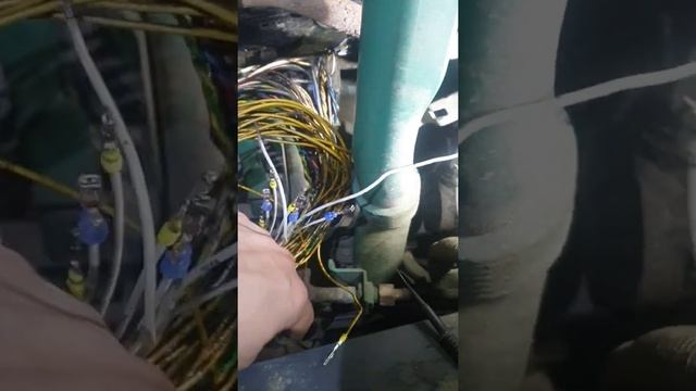 Жгут форсунок Вольво ФШ замена часть 1 смотреть онлайн