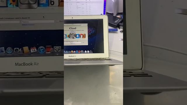 Почему клавиатура неровная на макбуке??? смотреть онлайн