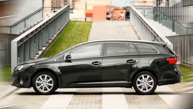 TOYOTA Avensis (2012) смотреть онлайн