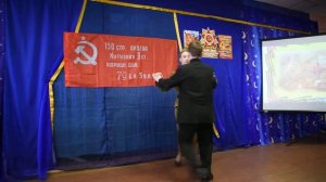 Синий платочек танцуют Васильева Ульяна и Бадалов Александр, Кларнет Конфеткина Вера, 8 кл