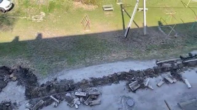Долго ли...коротко ли...А у нас во дворе..